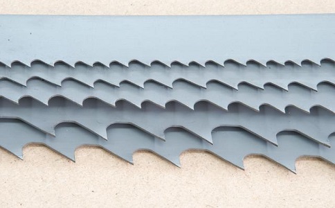 大同带锯床上的钢丝刷，对于带锯条的重要性